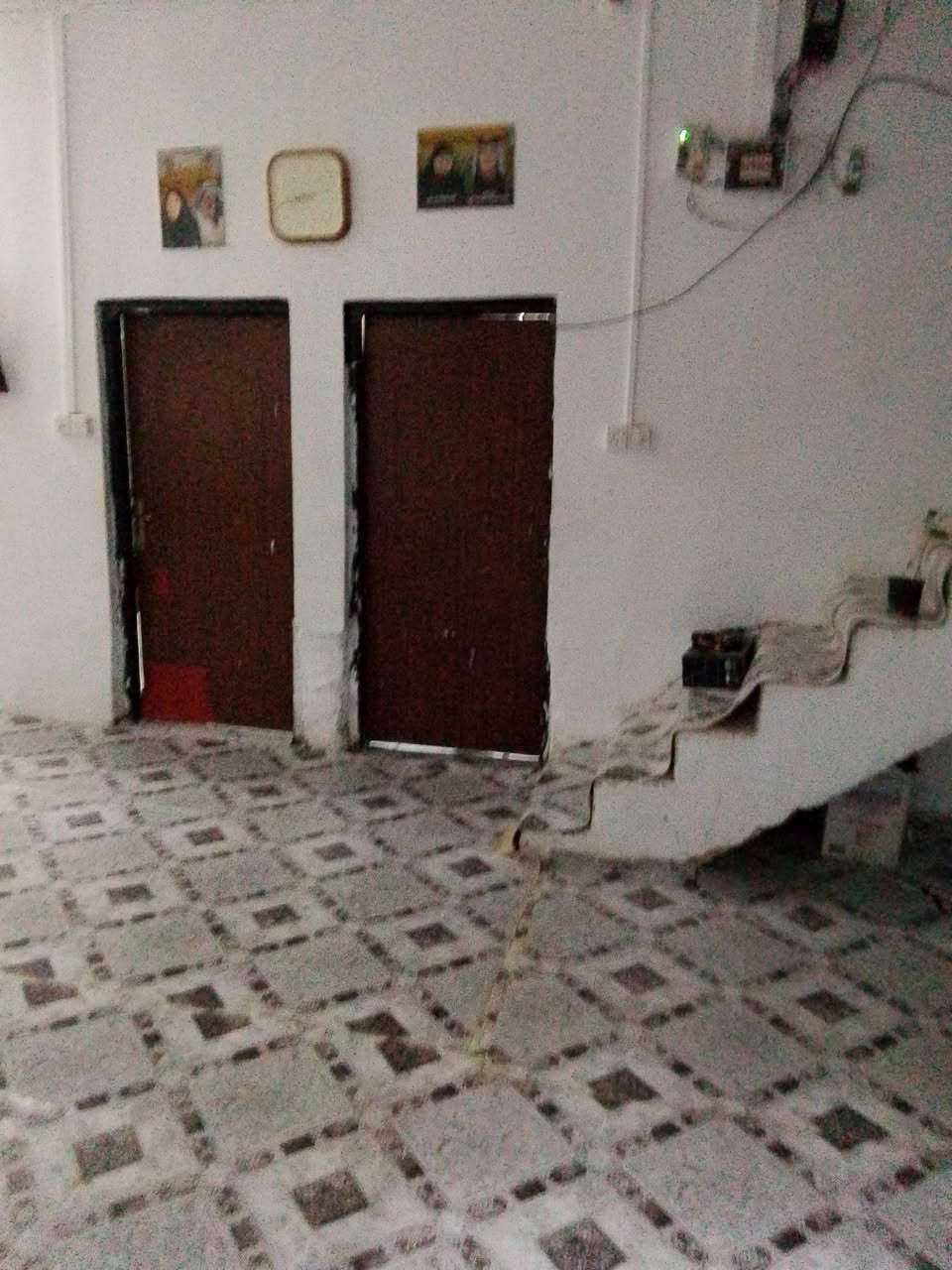 بيت 330م سند 25 بي وصل تطويب بلدية غرفتين نوم صالة استقبال مطبخ صحيات مناور كراج ساحة خلفية 100متر مقابل نزلة شيخ سامي خلف الطاقة جهة نزلة السريع تبعد عنه 100م بناء 2022
الاتصال ***********
