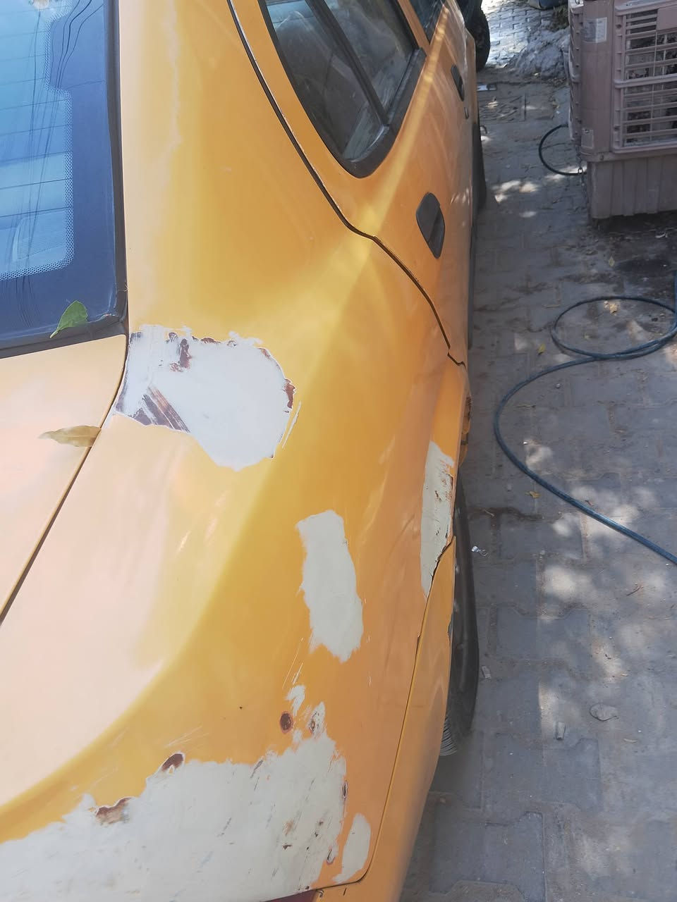 السلام عليكم من رخصت إلكروب،، سيارة🚘 طيبة،، ٢٠١٥ رسمي تبريد شغال كهربائي شغاله بسمي تحويل ثانيه يوم ☀هيئه غرامه مصفره،، تبريد مال لنسر السعر ٢٨،، عنوان بغداد الحريه ***********
