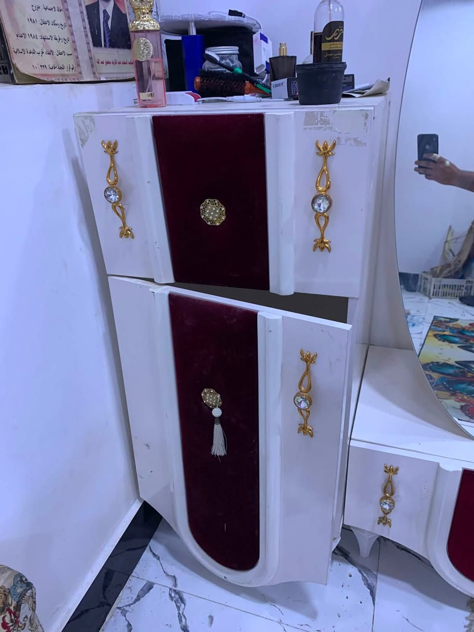 سلام عليكم مرايه وجزامه للبيع ب65  
البصرة القبله ***********
