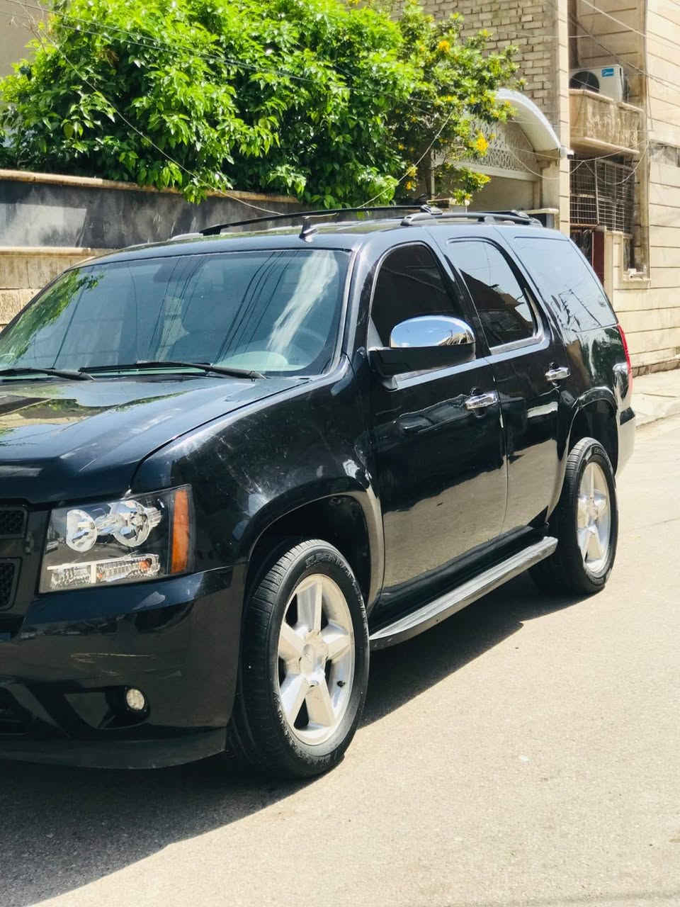 سلام عليكم
تاهو ٢٠٠٩ فول مواصفات LTZ 
داخل رصاصي 
سياره جديده مابيه اي نقص  
تخم تاير 
كفاله عامه من الكص والعشائر ولانتربول مصبوغ عام بمريكا بدون حادث  السعر ٥٥ ورقه 
المكان بغداد بلديات*********** بس واساب وبل توفيق لجميع
