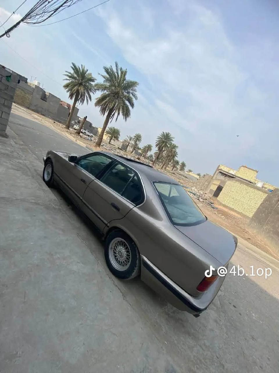 🚘 للبيع BMW 525 موديل 1990

🔹 المحرك مفتوح، مو مسكر  
🔹 التبريد شغال وتمام ❄️  
🔹 السيارة نظيفة وجاهزة  
🔹 صبغ حزام للجمالية فقط، بدون ضربات  
🔹 مكان السيارة: بغداد – الغزالية  
🔹 السعر: 43 ورقة وقابل للتفاوض

📞 للاستفسار: ***********

السيارة جاهزة للفحص.

