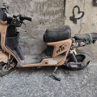 موديل ٢٥ • بطارية جديدة • ناقصه تاير