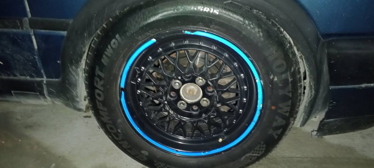 سلام عليكم ويل bbs للبيع او مراوس تايرات جدد لا تعديل والا تصليح حجم 15 جوكر كباته موجوده
