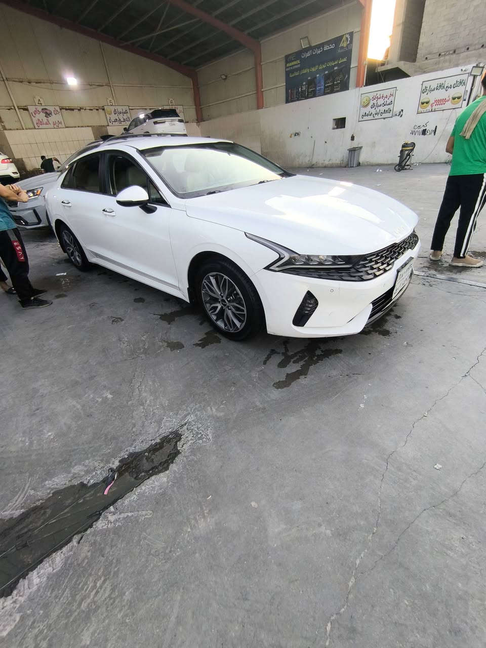 كي فايف موديل 2022خليجي
كفاله عامه فقط كارت بخشم لبنيد كد اصبعين
ماشيه 55الف 
فول مواصفات عده لبانوراما 
ارضيه مغلفه جلد
محرك 2000دوش المرغوب 
كير محرك كله بشرط مامفتوح 
كشنات جلد 
كشن كهرباء 
شاشه وكامره 
وحسابات امامي خلفي 
5مودات قياده
شاشه تحكم بلتكيف لمس 
وبعد هواي مواصفات المعروفه بلخليجي 
لسعر 185مجال بسيط 
مكاني واسط عزيزيه
***********
