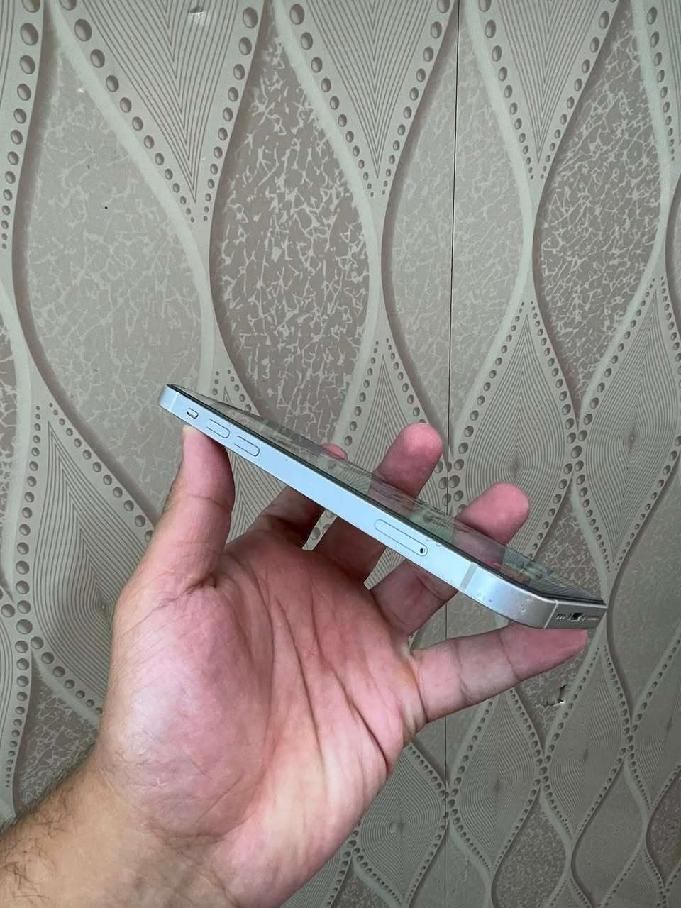السلام عليكم 
✨ايفون ١٢ عادي للبيع ✨
ذاكرة ٦٤ 🔥
بطارية ٧٩ 🔥
الجهاز شرط كلة بلادي نكشة وحدة مابي 🔥 
مركز السعدون للاتصالات 
شارع الفاطمي مقابل قاعة الحديد 
***********
