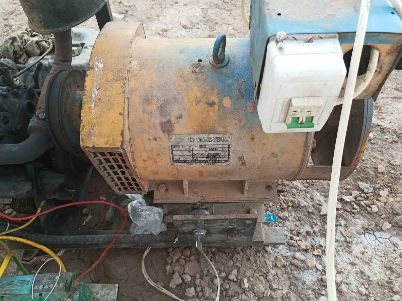 سلام عليكم
للبيع
كابوته 2 بستم شغاله ولكن بيه ضعف رنكات راس توليد 7.5kv السعر 750 وبيه مجال حك الجيه هاتف ***********
تجي تشغل وتفحص كهرباء واني بخدمتك
