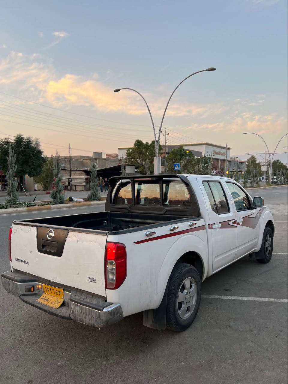 ناڤارا ٢٠١٣ سێ پارچە بۆیاخە 
بێ ناوەوە پێش و دوای کەپسە ٢٩٤ هەزار کیلۆمەتر ڕۆشتووە
گێڕ و مەکینە بە شەرت سەنەوی ٢٠٢٤ بەسەر چووە.
هەموو شتێ وازحە تکایە موشتەری نیت تێل مەکە لەگەڵ ڕێزم.
پارێزگا: هەڵەبجەی شەهید *********** - ***********
سعر: ٩٥ وەرەقەو کەمێک مەعامەلە. حلبجة, السليمانية
