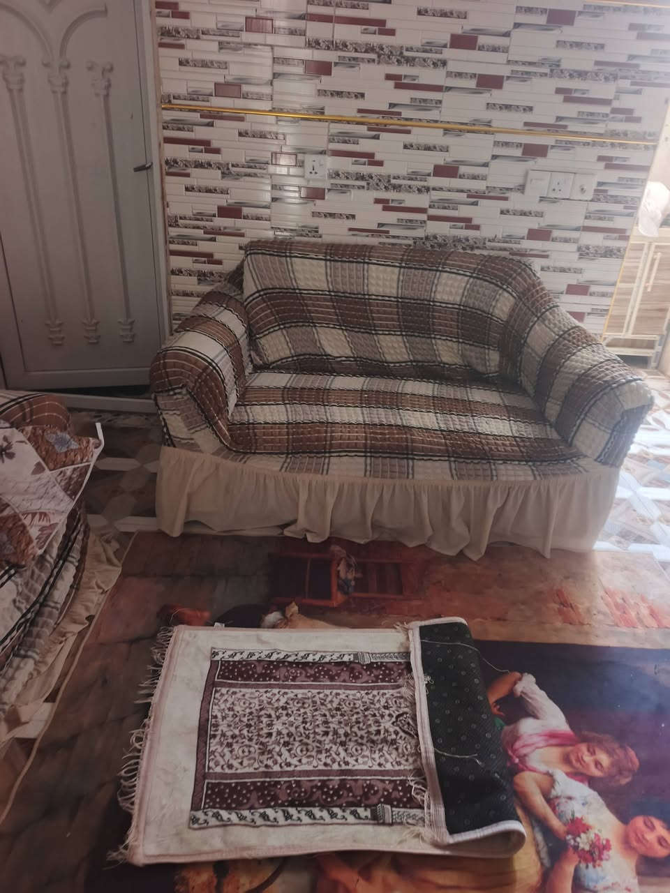 السلام عليكم تخم البيع نضيف
***********
