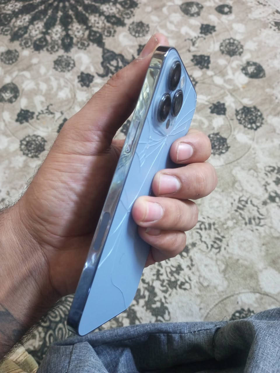 13برو ماكس ماتشتغل بيها شريحه كارتونه موجود وبيه فطور بشاشه وضهر ب300قفل مكان بصره زبير ***********

