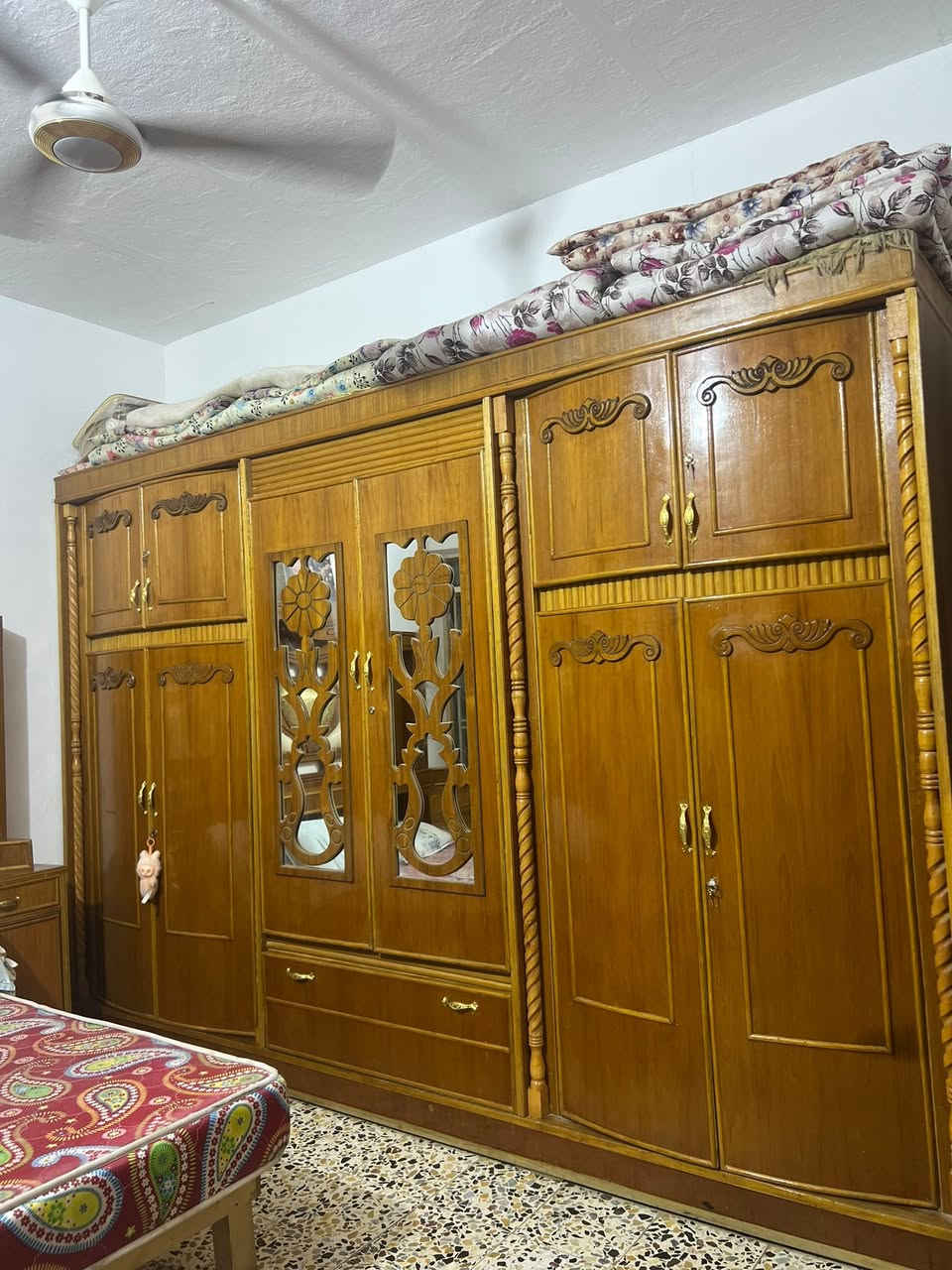 غرفه نوم للبيع غرفه خشب ثقيل وقوي    السعر مليون  و200   التواصل ع الرقم *********** العماره نهاوند
