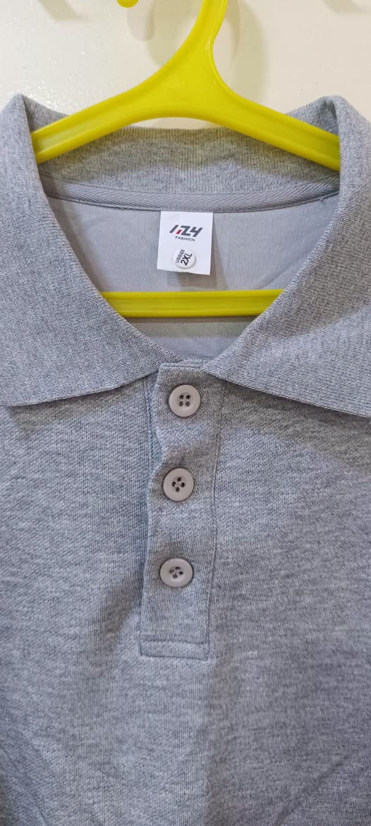 تيشيرت ردن قماش راقي جدا ماركة حجم XXL حجم كبير يلبس وزن 105-110 جديد غير مستخدم بسعر 15مع التوصيل
