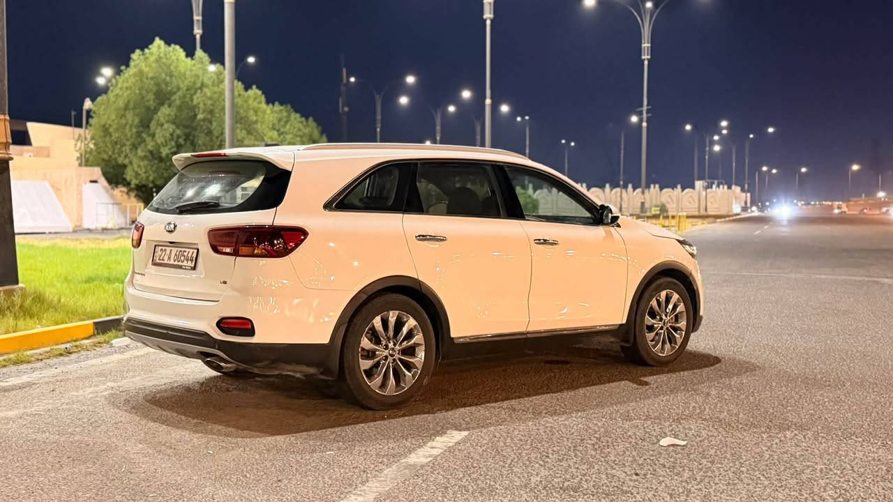 السلام عليكم سورنتو موديل 2018 للبيع خليجية رقم اربيل تحويل مباشر شوكت ماتريد راعيها موجود بالبصرة يحول بأي وقت
 السيارة جديدة مكفولة ماعدا بارد اباب الصدر بسيط كلش وطخة صغيرة بالصندوگ گد اصبع باقية مامسحوبة
ماشية ١١٥ الف فول مواصفات عدا البانوراما ويل كب ٢٠ كروم بصمة حساسات امامي خلفي كشنات كهرباء مري شفط جنطة كهربائية كامرة خلفية ومعروفة مواصفات الخليجي والسيارة جاهزة من گير ومحرك وحدادية وتخم تاير كلهن جدد وتبريد ثلج (٦سلندر ) 
سعرها ٢٠٧ وبيها مجال للشراي حگ الجية 
مكاني البصرة حي بغداد خلف مجلس المحافظة الجديد 
للاستفسار اتصل على الرقم 
***********
