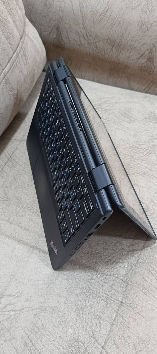 لابتوب للبيع lenovo 11e الاصلي وليس كروم 
الجيل السادس ( لمس وقلاب يعمل بثلاث وضعيات) 
بي ضرر بسيط بالزاوية بالگفر 
مستعجل جدا على بيعته ويلي ما يعرف يثمن ليكسر بالسعر وشفتو شغله ونظافته بالفيديو 
السعر 150 وبي مجال
*********** 
مكاني الرمادي المركز

