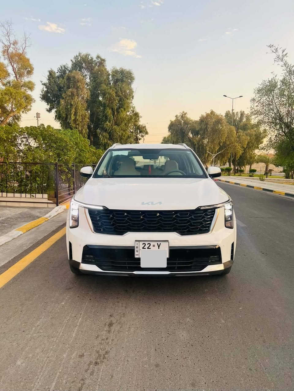 كيا يورنتو موديل 2025 
وكاله شركه اكدال 
ماشي 4 الف مكفوله من صبغ وبارد وتبديل 
كير ماوس 
جنطه كهرباء 
6 سلندر 
كشنات مخمل 
شاحن واير ليس 
كامره خلفي 
7 راكب 
3 قطع تبريد 
ويل حجم 20 
رقم اربيل بسمي 
تلفون *********** فهد
