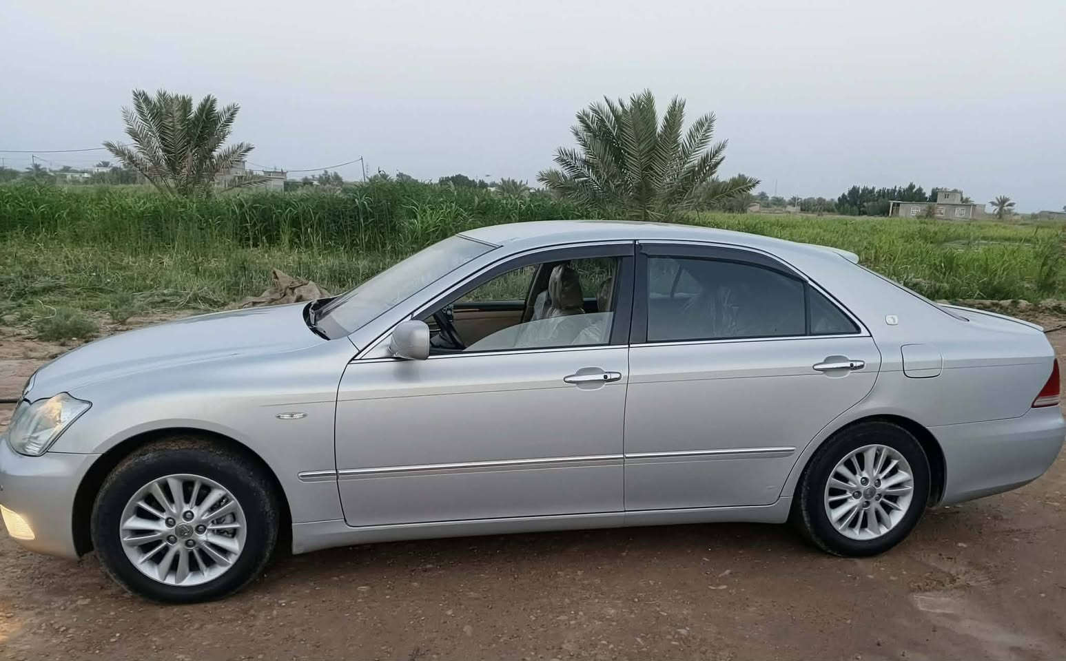 السلام عليكم شاهينه للبيع موديل 2004 بصمه سياره كامله من جميع النواحي لسياره كفاله رقم بصره الدولي ب 135 وبيه مجال التفاصيل أكثر اتصل 
***********  بغداد البلديات
