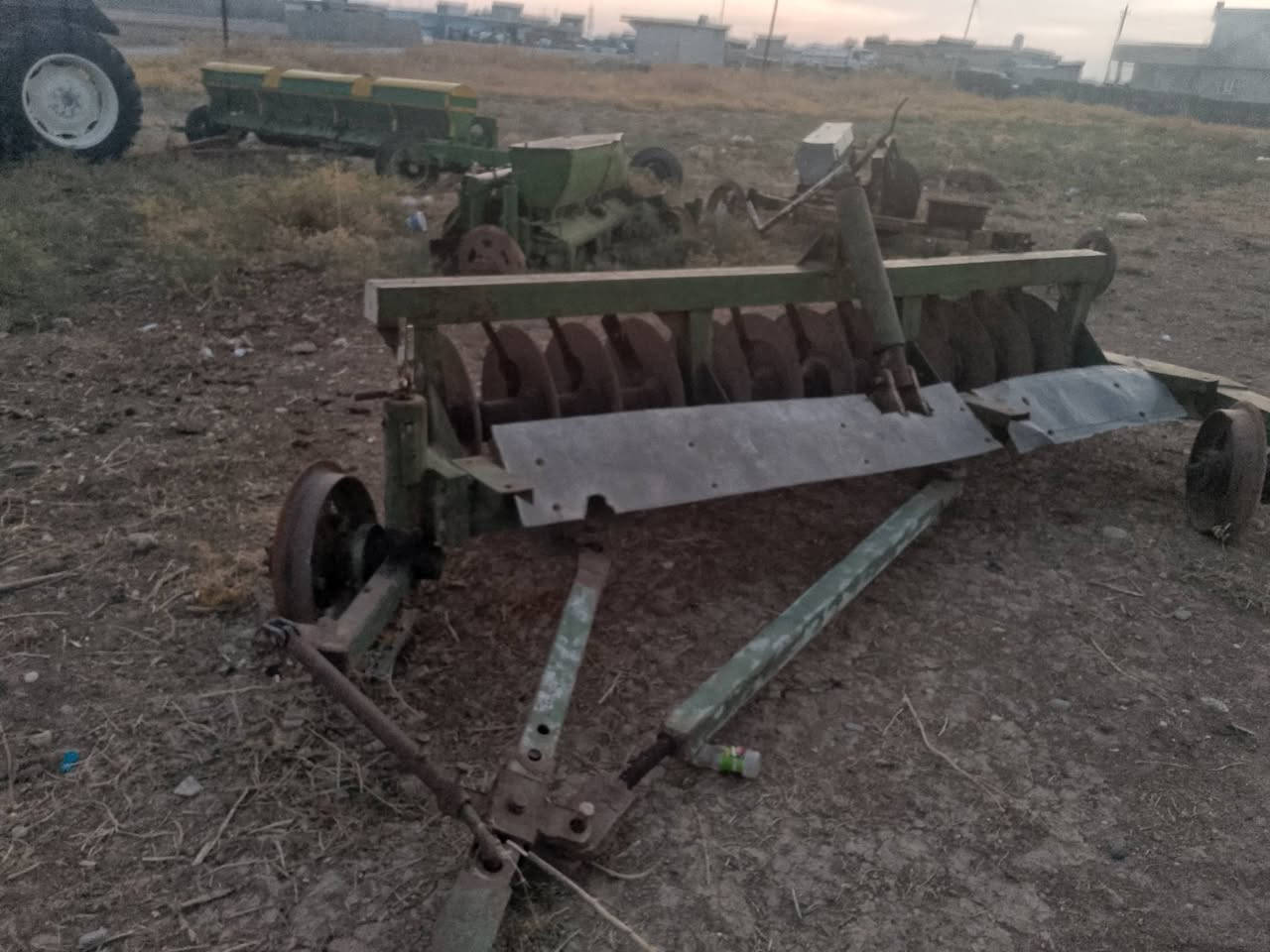دسك ١٢ • فرنسي • جاهز