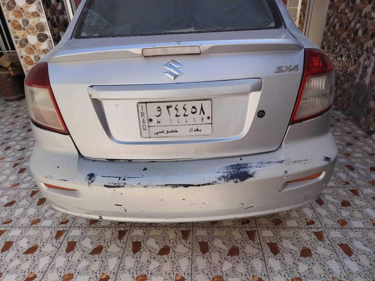 سوزوكي فئة sx4  موديل 2014 
رقم بغداد 
محرك 2000 
السيارة بيها جرد باللون السلفري بدون صبغ 
( مكان  الجرد موضح بالصور) 
السعر 58 وبيها مجال  
مكان السيارة بابل 
واتساب / ***********
