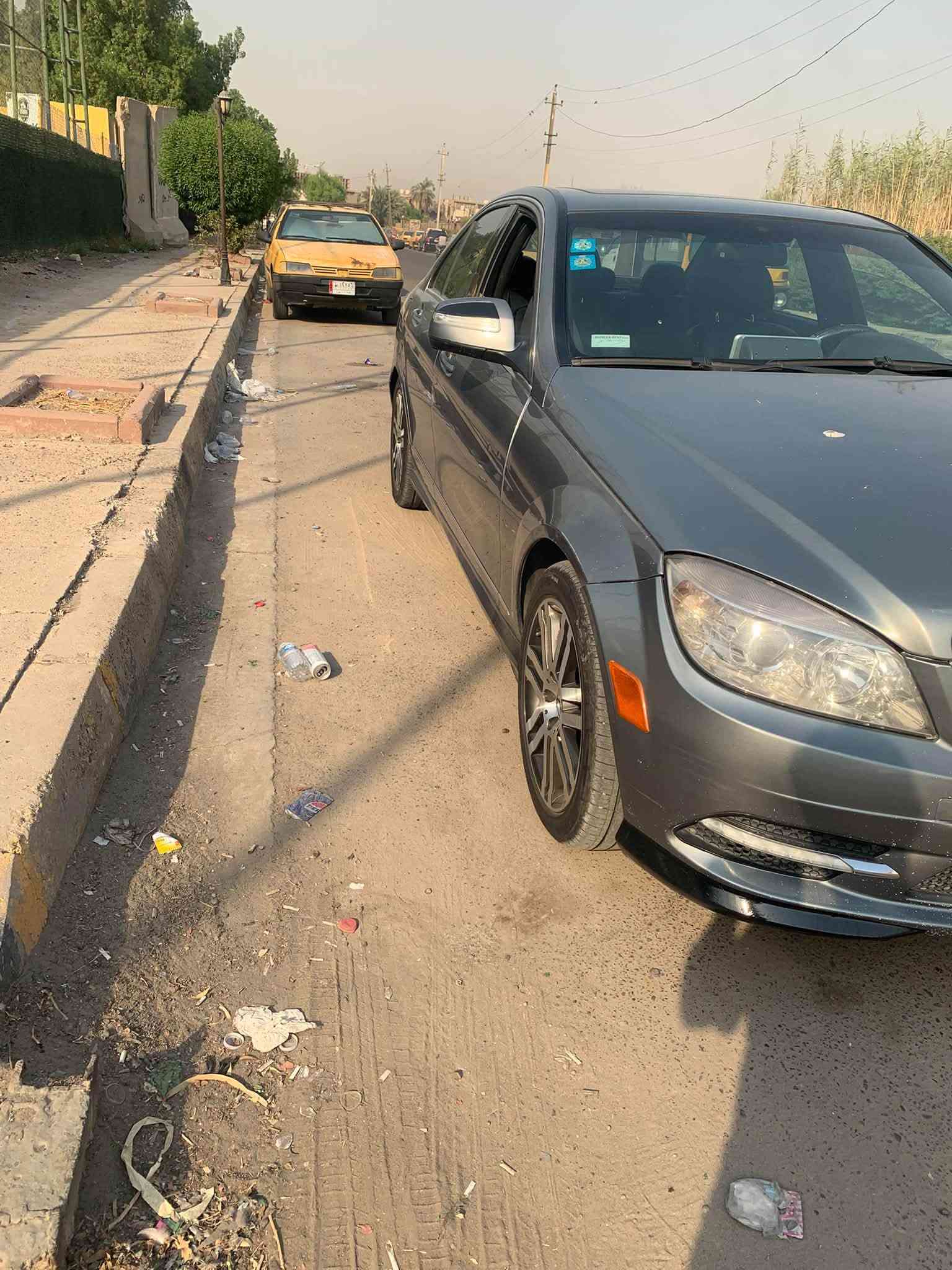 مرسدس موديل ٢٠٠٩ بغداد بسمي محرك c350 وارد امريكي صبغ قطعتين بدون دواخل سعرها ١١٠ عنوان بغداد المشتل *********** بيع فقط اخوان
