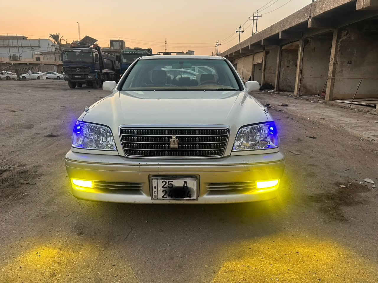 السلام عليكم 
تيوتا كراون ملكه تحوير نجف دشبول مثنى العيساوي تحويره جديده 
رقم انكليزي كركوك تحويل ثاني يوم
مواصفات 3دكم كرستال شاصي 175
خضراويه سياره كفاله عامه سياره جديده 
بمعنى الكلمه مال جناي السياره خير من الله السعر 
135وبيه مجال قليل مامتواج على النت اتصال ***********
