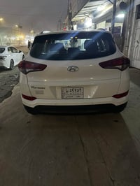 توسان 17خليجي ماشيه 174سياره حلوه وجهزه سعره 150 وبيه مجال تفاصيل اتصل...