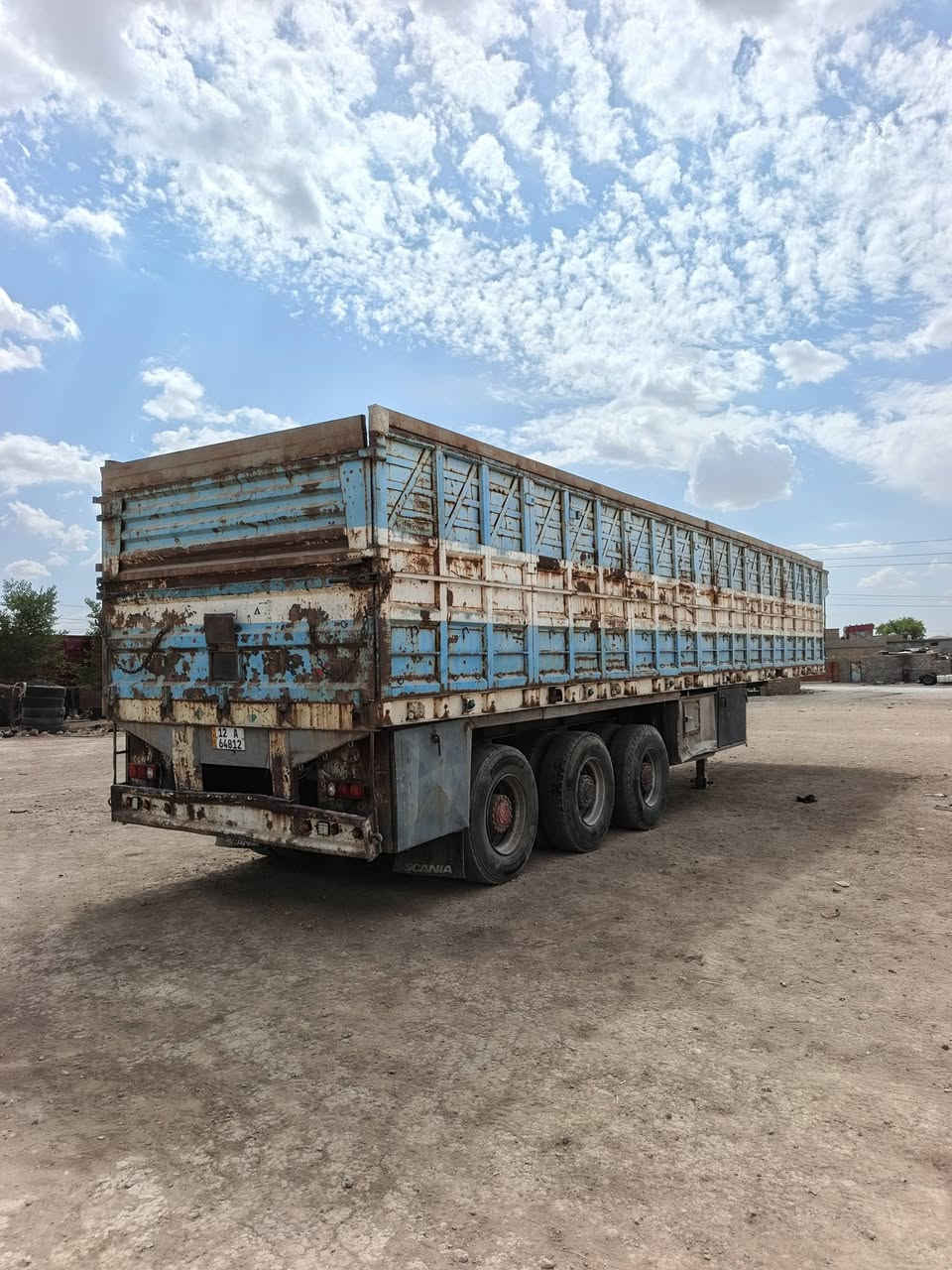 عربانة للبيع شاصي ألماني دناكير سربس
الطول ١٢  وربع العنوان موصل قرب محطة تعبئة الضاحي السعر ٧٠ وبي مجال  
***********
***********
