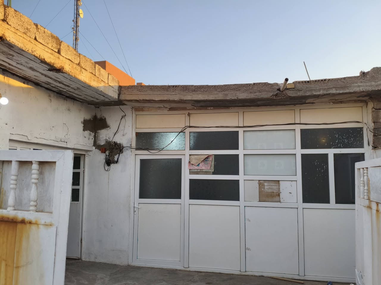 بيت للبيع ملك شاه مقابيل كرج بغداد ***********
