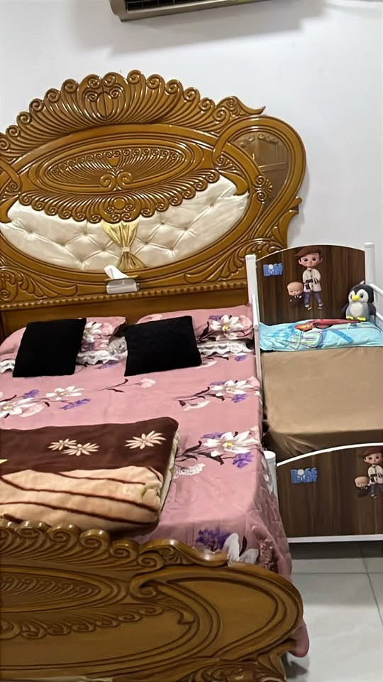 غرفه صاج عراقي 8 قطع للبيع بسعر 900 وبيها مجال بسيط  للتواصل واتساب ***********
