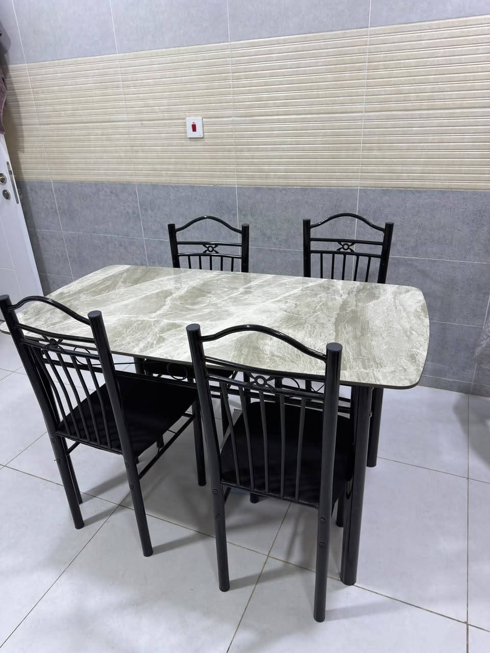 أثاث • شغال • حالة جيدة