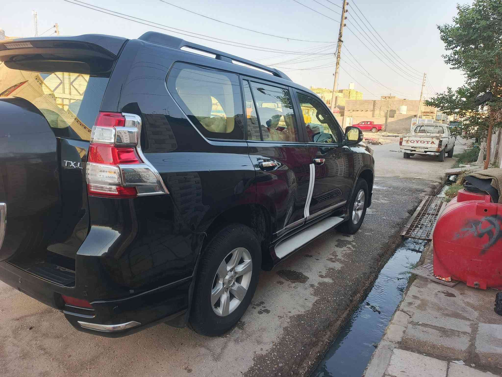 السلام عليكم برادو موديل 14 اديشل فول مواصفات للاخير سته سلندر سياره جديده بمعنى الكلمه رقم اربيل تحويل وكاله شنو اللي يعجبك موجود سياره كفاله ماشيه 190 سياره شرط على وضع الشركه وبالعافيه علي ياخذها بيع ومراوس العنوان ذي قار الفجر السعر المطلوب 285 تلفون ***********
