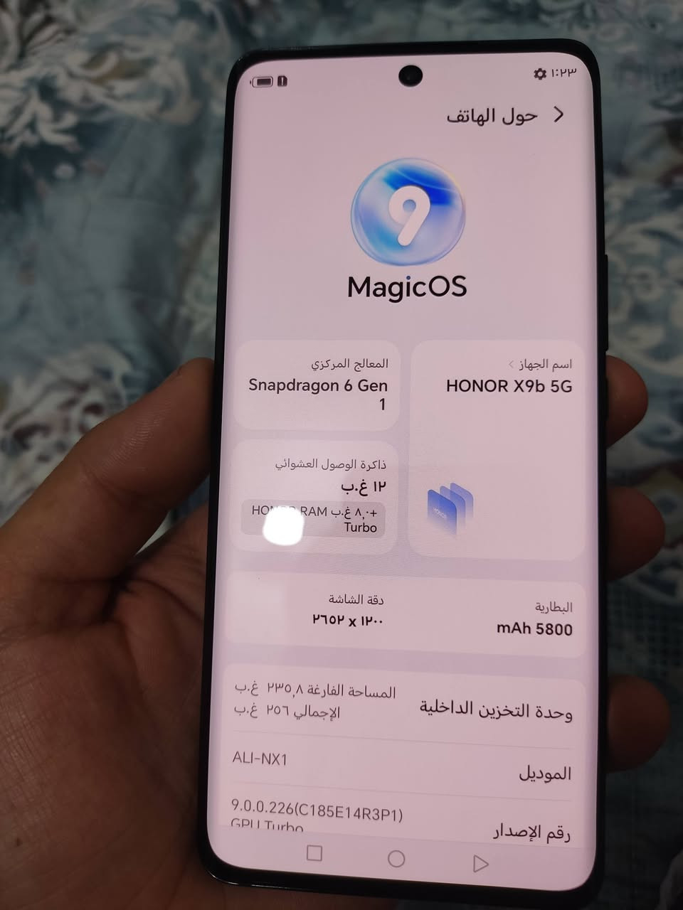 هونر x9b ذاكرته 256 رام 12 نضيف شخط مابي مستبدل شاشه اصليه سعرها 100 الف وحالياسعر الجهاز 225 الف كامره سيلفي مو كلش واضحه بيها تراب خفيف ممئثر بغداد الدوره ***********
