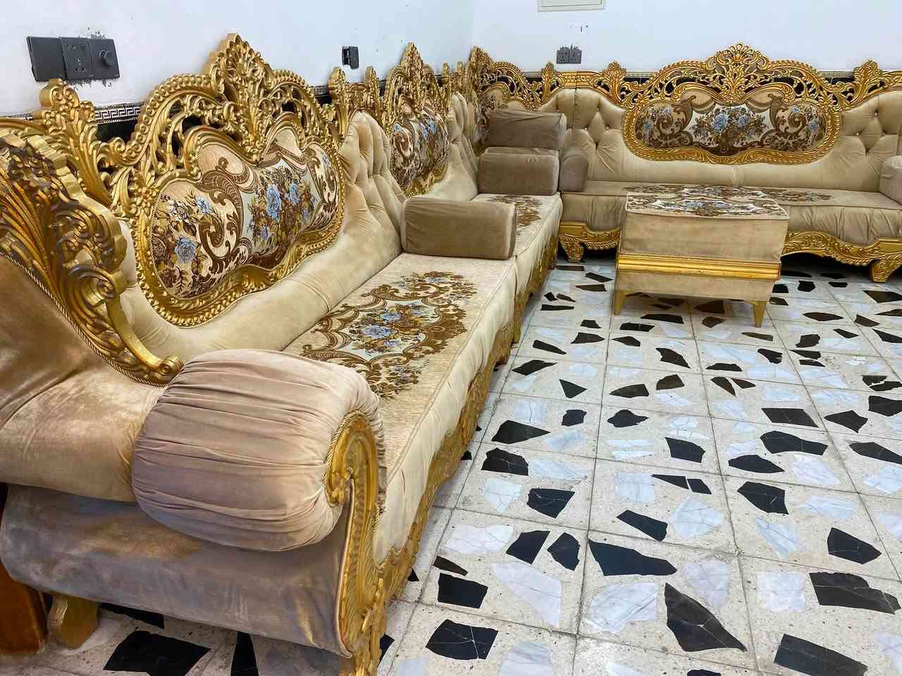 السلام عليكم 
طخم ملاكي 10 قطع للبيع 
للاستفسار اكثر ***********
العنوان بغداد الاورفلي
