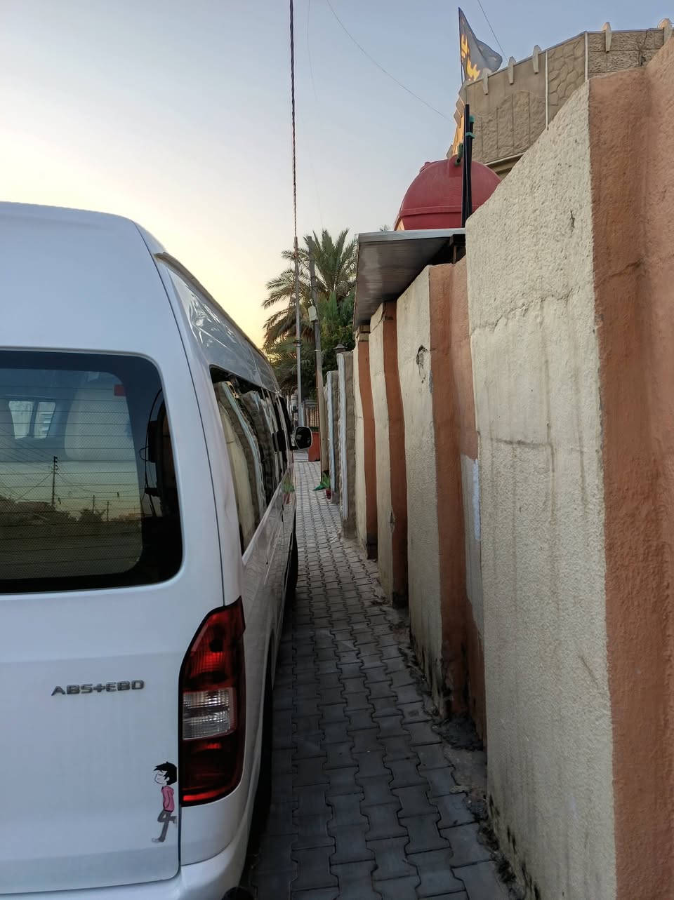 السلام عليكم جنبي 2023 السياره كفاله عامه شرط السونار 
والسياره كدام العين نضيفه دوشمه تخم تاير كير اكسل مكينه كله كفاله السعر ٢٢٥ وبيه مجال 
الرقم ***********
