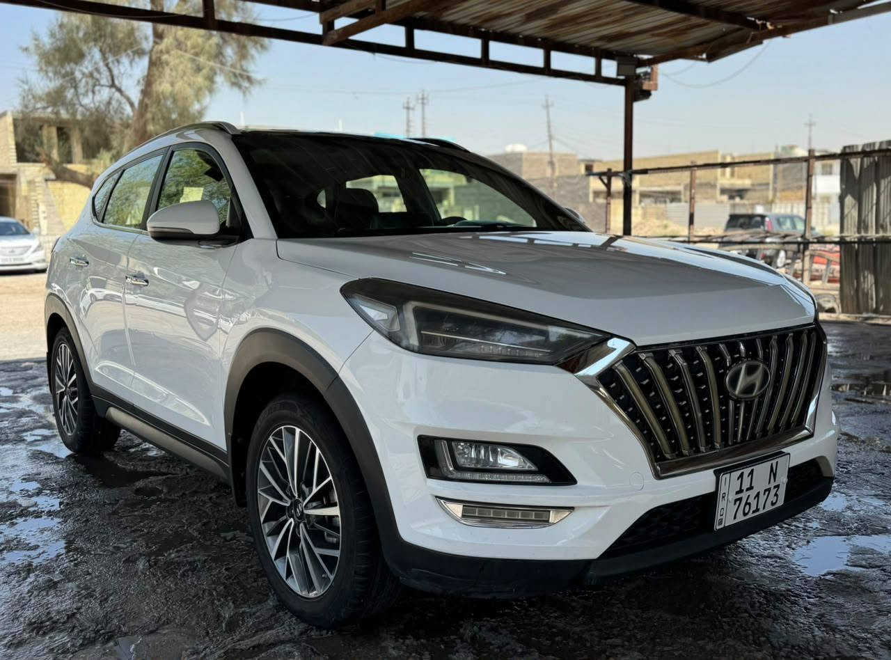 توسان 2020 وارد خليجي  مكفولة
محرك 2000 دوش المرغوب 
رقم بغداد الدولي 
ماشية 92  mk 
فول مواصفات 
سلايد روف 
بصمة تشغيل + بصمة بيبان 
قطعتين تبريد 
شحن وايرلس 
شباك لگزز 
كشنين كهرباء 
كشاف نهاري + كشاف متحرك 
اشاير بلمري + مري شفط 
حساسات اماميه خلفيه 
وبقيه المواصفات المعروفه  
السعر /   183 
العنوان / بغداد 
للأستفسار / ***********
