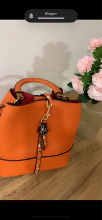 ‎جانتایەکی کەشخەو ڕاقی بۆفرۆشتن هەرکەسێک ویستی  پەیوندی بکات 077095875...