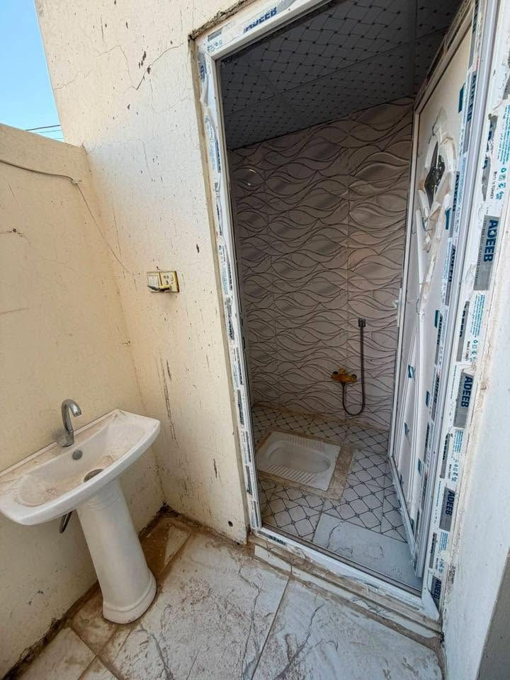 🏠 دار 50م – النجف الأشرف
📍 بصف السوك مقابل ملحق قرية الغدير عمود301
🧱 طابوق جمهور | 🏗️ سقف كونكريت
🛏️ غرفة + 🛋️ صالة + 🍳 مطبخ + 🚿 حمام + 🌤️ منور كامل +حجر درج+ خط مؤيد+ جاهز البيت +للسكن+
💰 20وبي مجال   قابل للتفاوض
📞 ***********2
