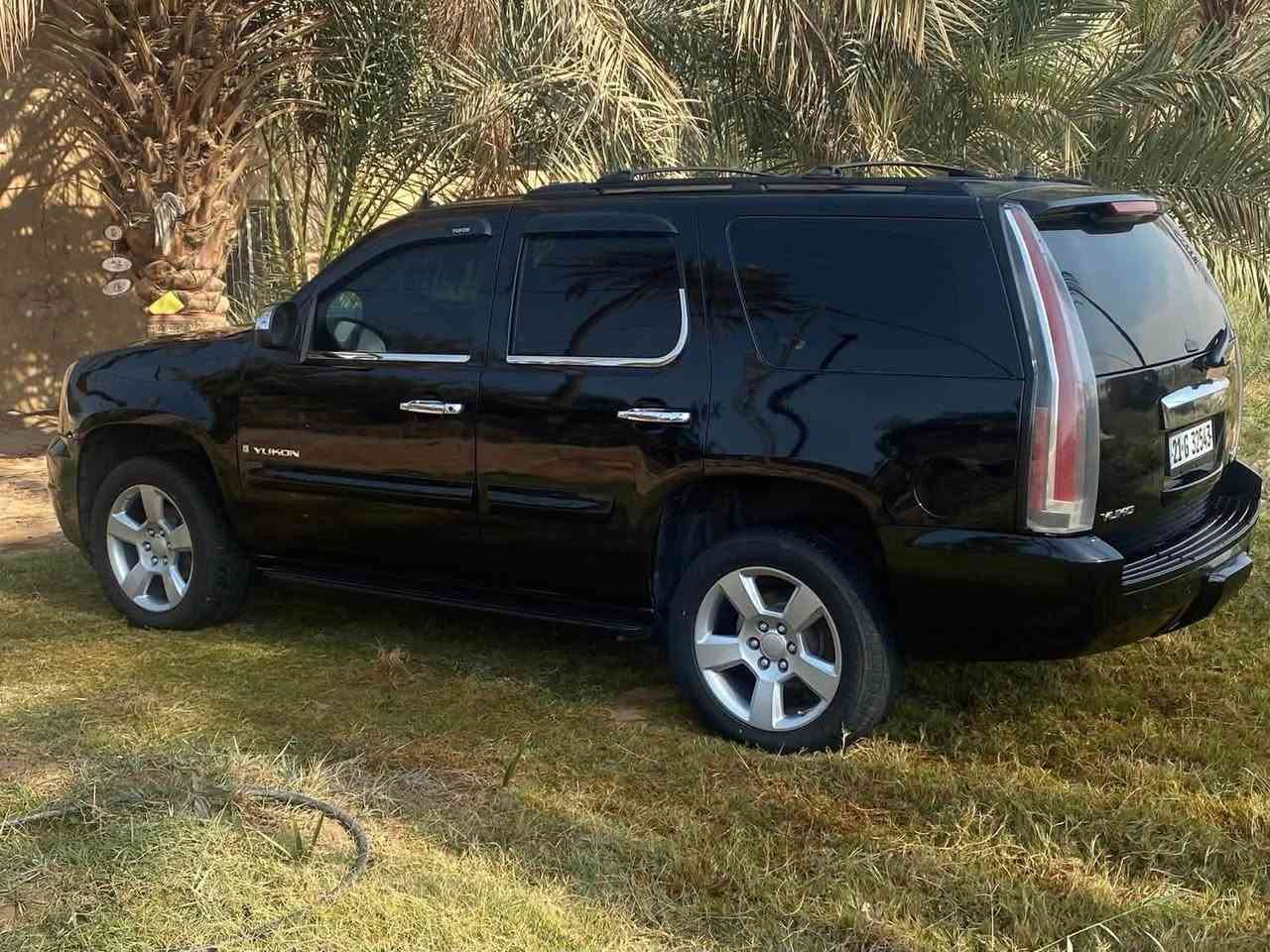 السلام عليكم جمسي موديل 2007 رقم سليمانيه تحويل مباشر. السياره كفاله من الحادث فقط احزام جماليه. تخم تاير جديد حداديه جديده السياره احله من الصوره استخدام شخصي تبريد ثلاث قطع ثلج مكان السياره كربلاء طويريج بيع مراوس عادي واذا مراوس بجارجر يكون افضل.  ***********السعر 145////والله بل عافيه عل الي ياخذه ترايك وين متريد سياره ع ايدي معتني بيه جداا
