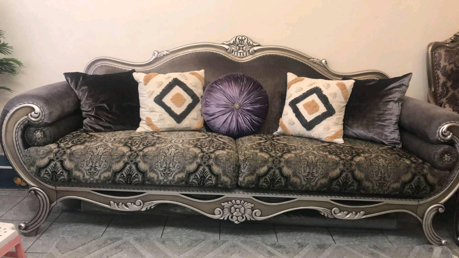 تخم زان تركي ٨ مقاعد مع طبلة وسطيه ماخذته من اثاث القند ب3ملايين رايدي ب٨٠٠ مكان بسماية هاتف ***********
