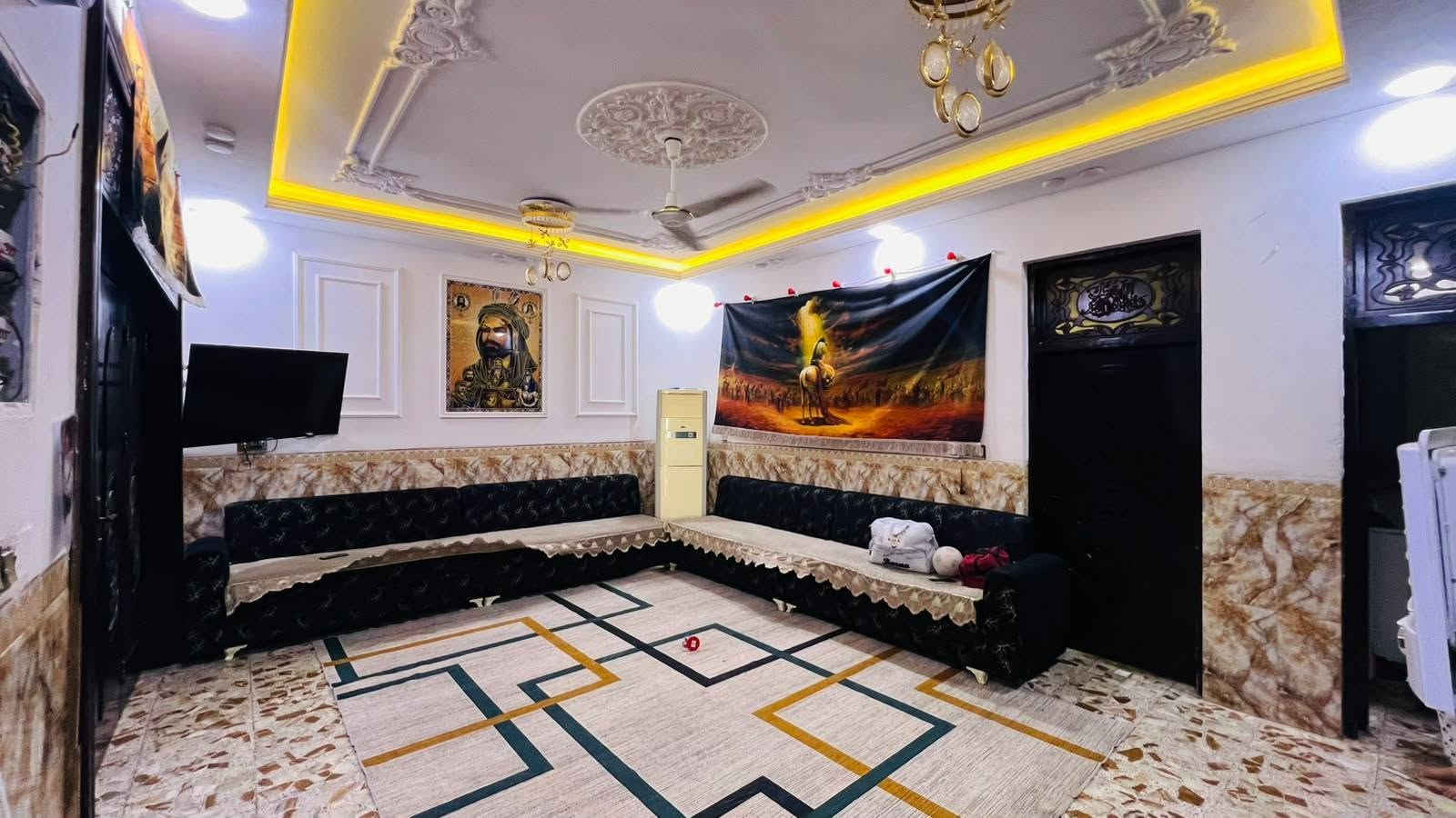 دار للبيـــــــــــــع....
أو مراوس بمزرعة او دونم او مساحه أكبر..... فقط 
ـــــــــــــــــــــــــــــ
طابــــــــو زراعي سنـــــــــد /25....
شــــــــــارع /80 مجاور محطــــــــة الوقـــــــــود.... 
بمســـــــــاحه / 350م طابقيــــــــن والبناء جــــــــديد.... 
ــــــــــــــــــــــــــــــــــــــــ
أربعة غرف نـــــــــــوم صالــــــه هـــــــول مطبـــــــــــخ حار بارد صحيات خارجية وداخليه كــــــــــراج حديقــــــــــه ومـــــــــــــناور 
ــــــــــــــــــــــــــــــــــــــــــــــ
عقارات رامســــــــــر 
***********
***********
