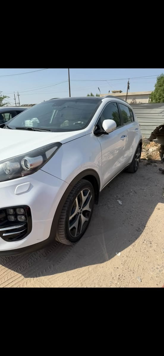 سلام عليكم سبورتج خليجي فول الفول محرك 2400 فور ويل ايرانيه ماشيه 130 سياره جاهزه بدون نقص مكاني بغداد الشرطه الرابعه سعر170 هـ***********

