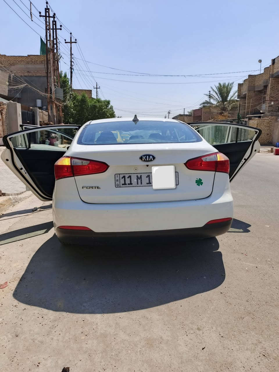 سلا عليكم سياره فورتي موديل 2016 خصوصي لون صدف وارد امريكي حادثهة اصبعين بارد بل بنيد  سياره على وضع الوكاله كير ومكينه وحداديه كامله كير AT  مكينه2000 دوش 
تدفئه تتبريد دوشمه كشنات وارضيه كله جاهز  كما وضح بل صوره  المكان بغداد الحسينيه مال راشديه الاستفسار على الرقم الموضح: *********** 📞☎️
