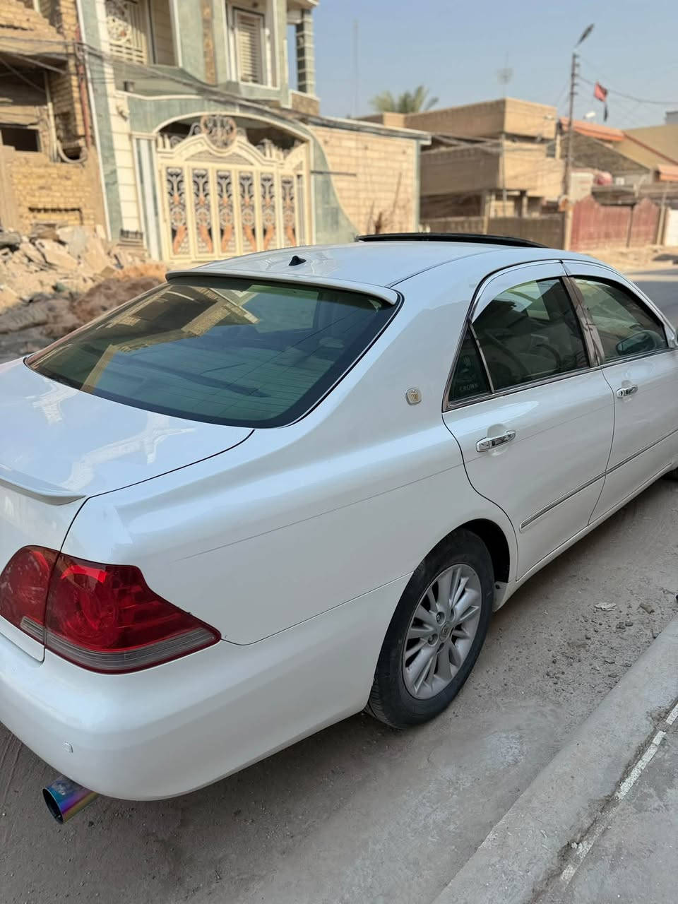 السلام عليكم
كراون شاهين ٢٠٠٤ شاصي ١٨٢ 
قرار ١٠٢ باسمي 
فول ١/١ 
٣ قطع تبريد +  ثلاجة 
٣ دكم 
٣ قطع بردات 
فتحة 
رقم بابل
السعر ١٥٧ ورقة وبيها مجال 
للاتصال : ***********
