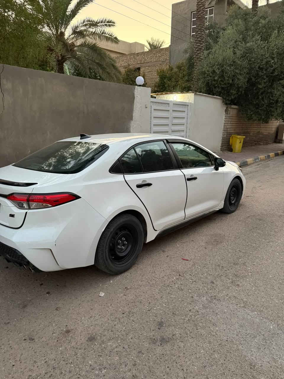 السلام عليكم كورلا وارد امريكي موديل 20 حادثها بس بنيد ونفسه معمر
كير ومكينه والباقي كفاله ماشيه 65  كل الصور منزلها بالمنشور ب 140 للاستفسار اكثر ***********

نص مكتوب في الصور:
- BidFax.info