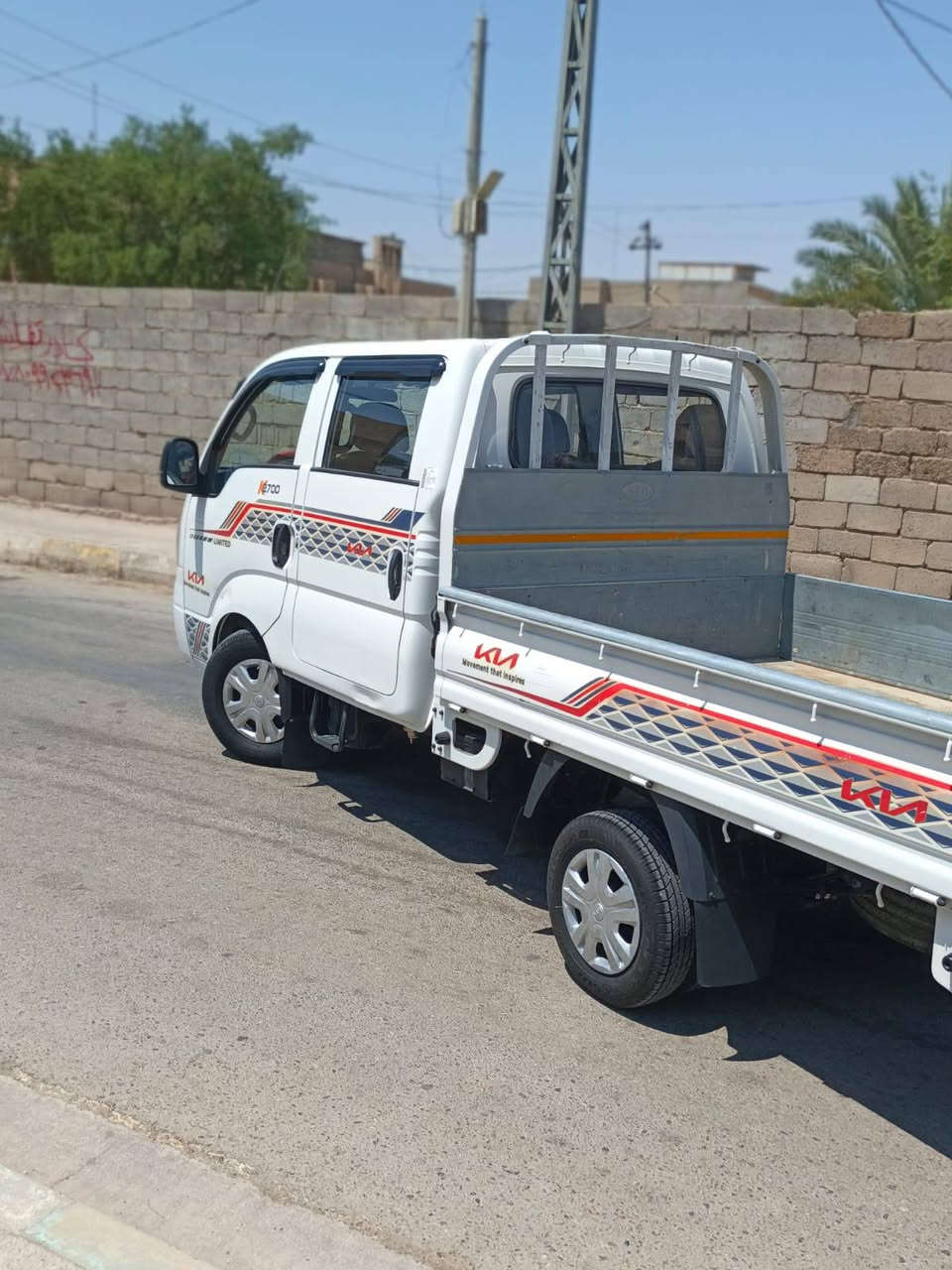 للبيع كيا موديل 22 رقم بغداد نكليزي سنويه 28 مكفوله كفاله عامه من فتح او بارد فقط رصعه بصيطه محرك مكفول على شركه تبريد ثلج كامره وشاشه سعر 155 وبيها مجال مكان الفلوجه ***********
