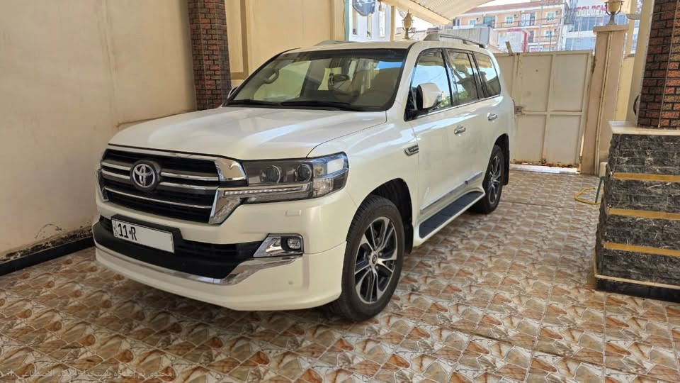 السلام عليكم
تويوتا لاندكروز 2020   GX.R Grand Touring
محرك 4000    /      6 سلندر  
المواصفات خليجية    
عداد المسافة 45000 كم
المواصفات  /    GX.R Grand Touring
بدون صبغ
اللوحة / بغداد خصوصي
اللون /  ابيض   المقاعد  /  جلد        الصندوق كهربائي  و عدد المقاعد / 7    المقاعد الامامية كهرباء
كامرا خلفية  و 360    فتحة سقف   بصمة    مثبت سرعة    التشغيل عن بعد   شاحن لاسلكي    ثلاجة     وضع قيادة
السعر  515 $

***********
