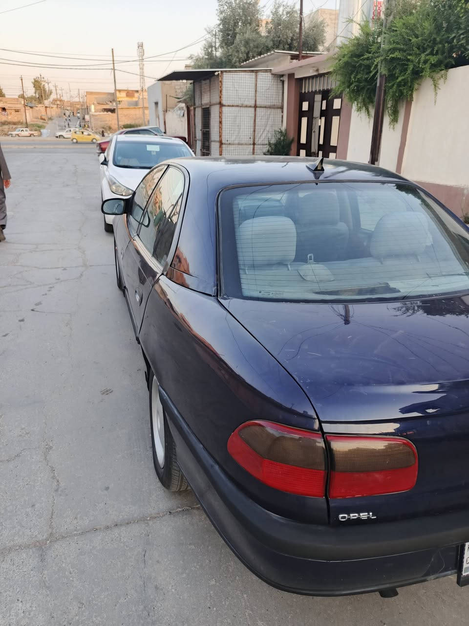 94//سيارة فول //كير عادي//شرط بلادي// تبريد شغال// حجم 20
4قطع صبغ //شرط جمالية //مكينة كير شرط//مكينة كبس طخم جديد //شرط التحويل من الشرعي //كاربون ماستر 
السعر 47
للتواصل //***********\\***********
