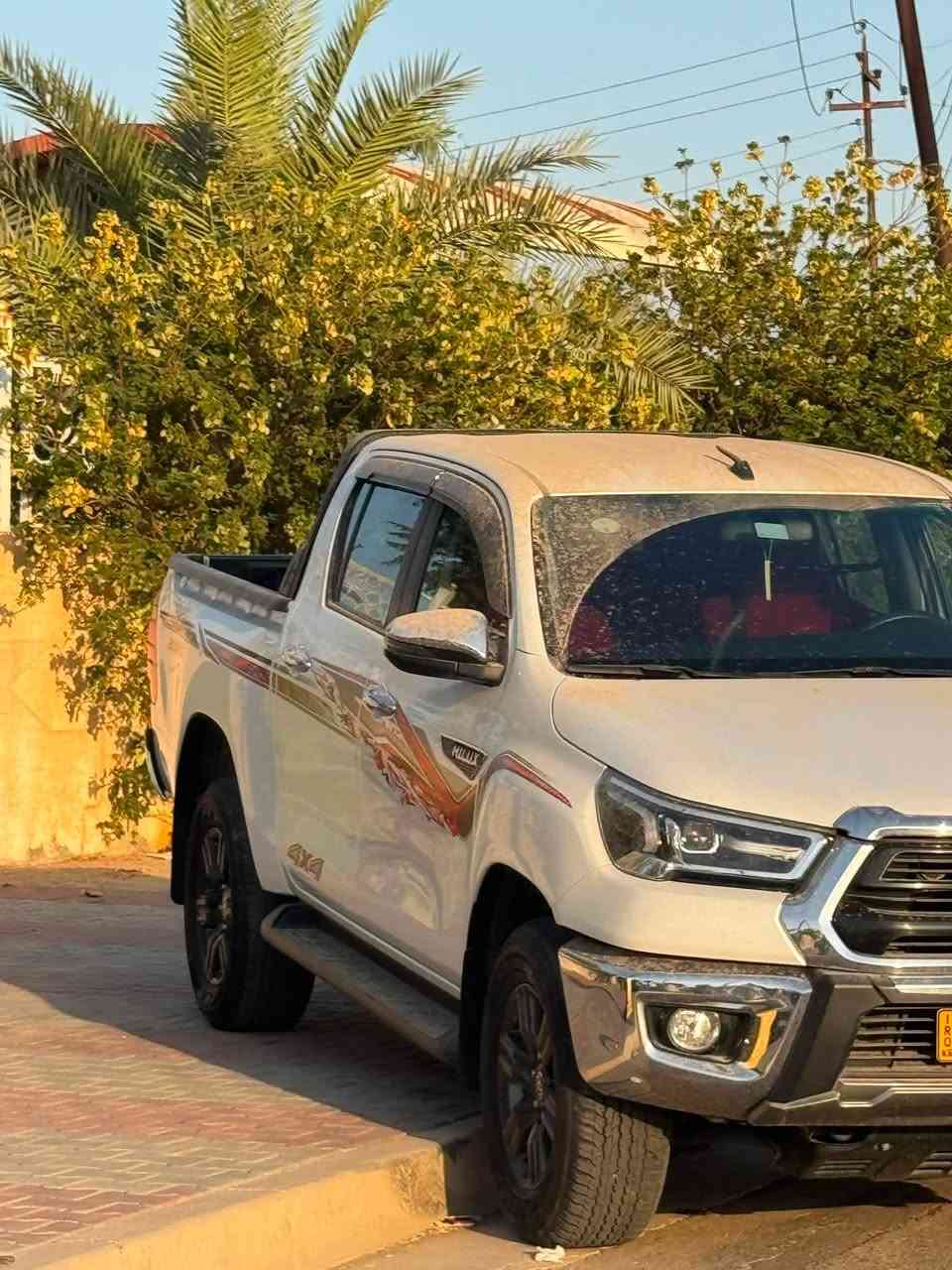 السلام عليكم👋🏻
تيوتا هايلوكس 24 كويتي 
ماشية 70 الف كيلو متر فقط .
كفالة عامة بيها فقط بارد شبر 
فول مواصفات 
رقم اربيل بسمي تحويل ثاني يوم 
المكان📍
صلاح الدين بلد الضلوعية 
رقم الهاتف *********** 
متوفر اتصال مع واتساب ايضا 
سعر 305 وبيها مجال للشراي
