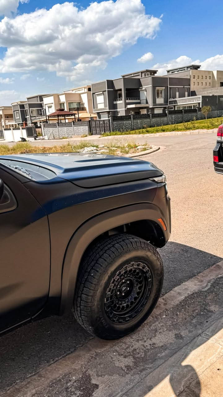 نيسان فرونتيرا
موديل ٢٠٢٣
فئة PRO 4 X اعلى فئة
السيارة دفع رباعي 4x4
فول مواصفات 
كشنات تدفئة 
شحن وايرلس
تدفئة ستيرن
شاشة كبيرة ذكية كار بلي ع
دفلوك + نظام سحب +نظام نزول منحدرات
٤ كامرات نظام ٣٦٠ درجة
حساسات امامي خلفي 
رادار امامي وتحذير خروج مسار وقراءة سرعة الشارع
رادار خلفي
ضربتها فقط باب خلف السائق وضرره تافه وانا جبت باب جديدة نفس اللون 
رقم اربيل ب اسمي تحويل ثاني يوم 
السيارة مرفعة من شركة Z1 Off Road  قيمتة ٢٠٠٠$
عليها ويل Tuff أمريكي كصيته وكالة سعرة ١٠٠٠$
تايرات ربع حجري 
السيارة مغلفة نانو طافي POF matt ضمان ١٠ سنوات ب ٢٠٠٠$ يم مركز البريمي ومعروف بالبصرة
المكان البصرة القبلة
السعر235
اتصال ***********
