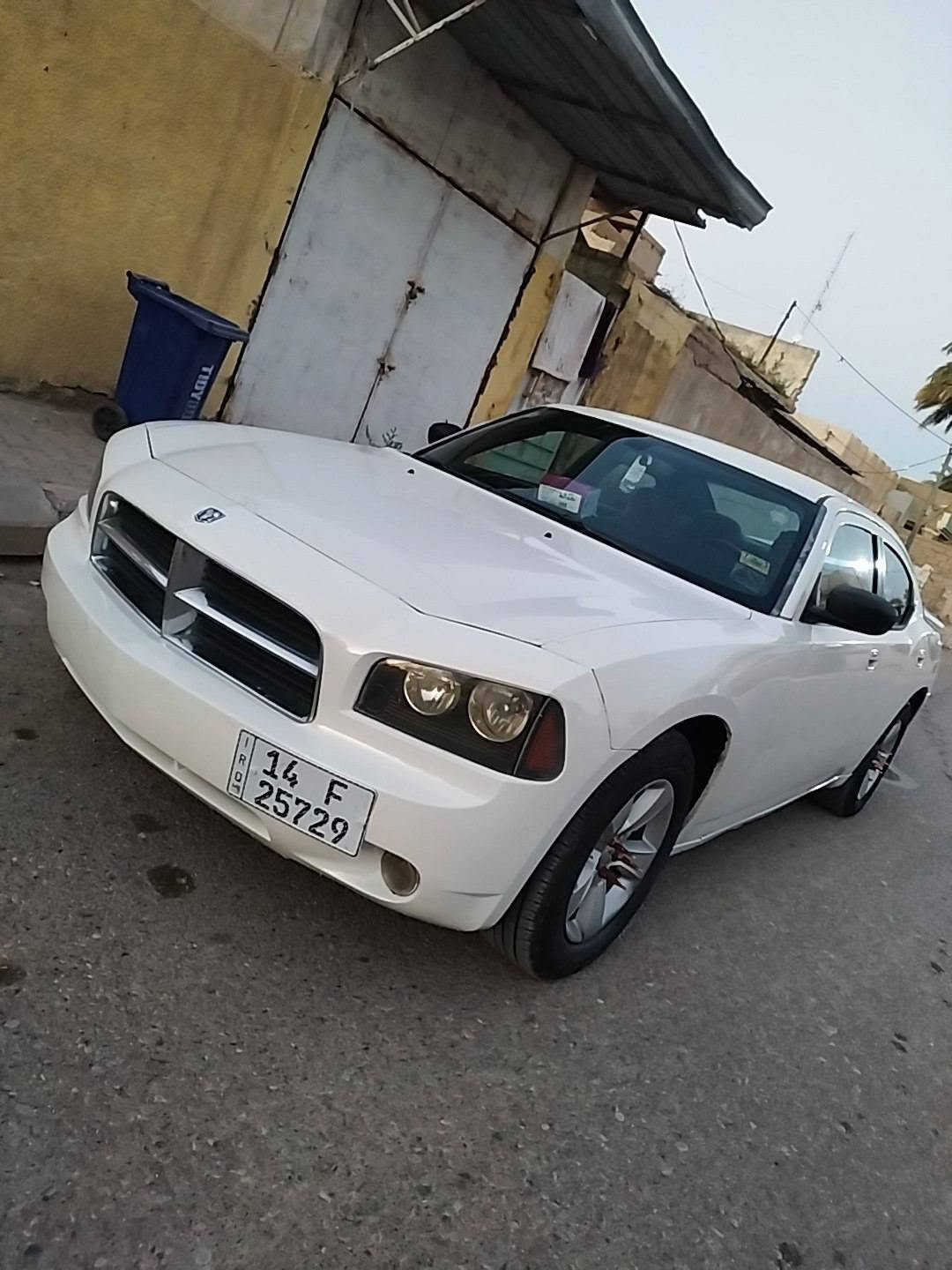 السعر 92بيه مجال.   استخدام شخصي مامشتغله عله خط 
سلام عليكم جارجر 2008بئسمي بيه مكانات صبغ خاليه من لمعجون بيه فقط شبر معجون 
كير مكينه اكسن تبريد فول 
حداديه 100/70 تخم تاير  منضومة زنون 
كفاله من لضربه ومن تعديل ومن لكص  فقط معجون شبر بيه 
عنوان بصره حيانيه  
رقم لهاتف ***********واتساب وشريحه
