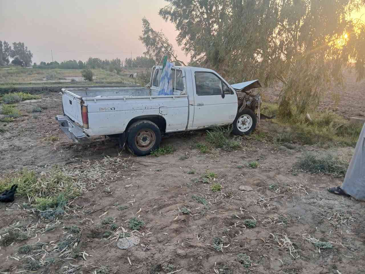 نيسان بيكب 89  ضربتها جاملغ وبنيد وشوية بالشاصي محرك وكير ومكينة حاوية مكفولات بأسمي مشروع وطني 2028  بصرة السعر 22 مكاني ناصرية غراف 
***********
