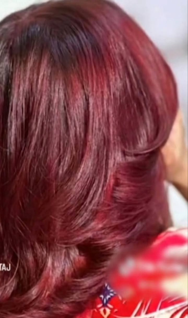 "حابّة تغيّرين لون شعرج بدون ما تتأذى أطرافه؟ 💇✨
صالون ريتاج يقدّملج أحدث ألوان الصبغ والبالايج بأعلى جودة لحماية شعرج.
احجزي موعدج اليوم واطلعي بأحدث إطلالة! 😍
📞 للتواصل والحجز: [***********]"
عنوانه..الكوت حي الحوراء شارع ابو الفضل
